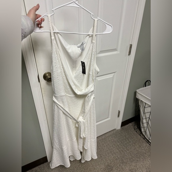 WHBM Eyelet Ruffle Wrap Dress - Picture 4 of 6